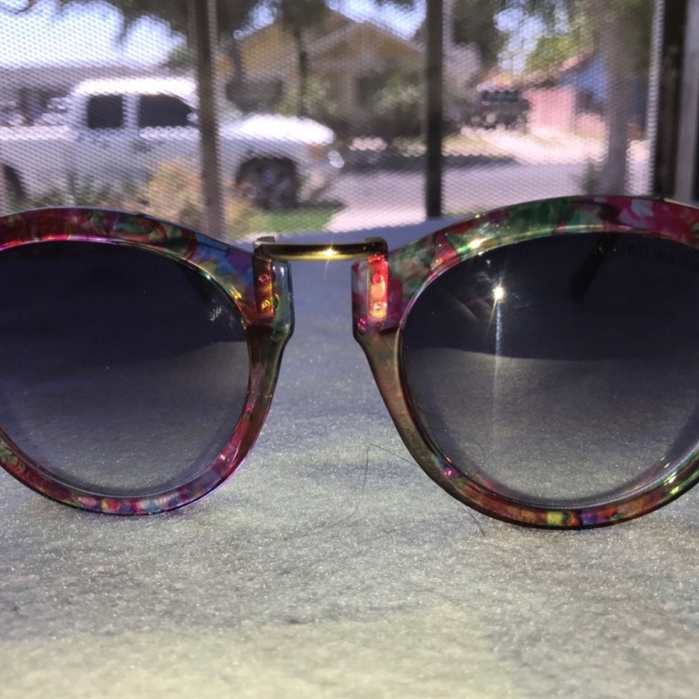 Sunglasses - Picture 2 of 8